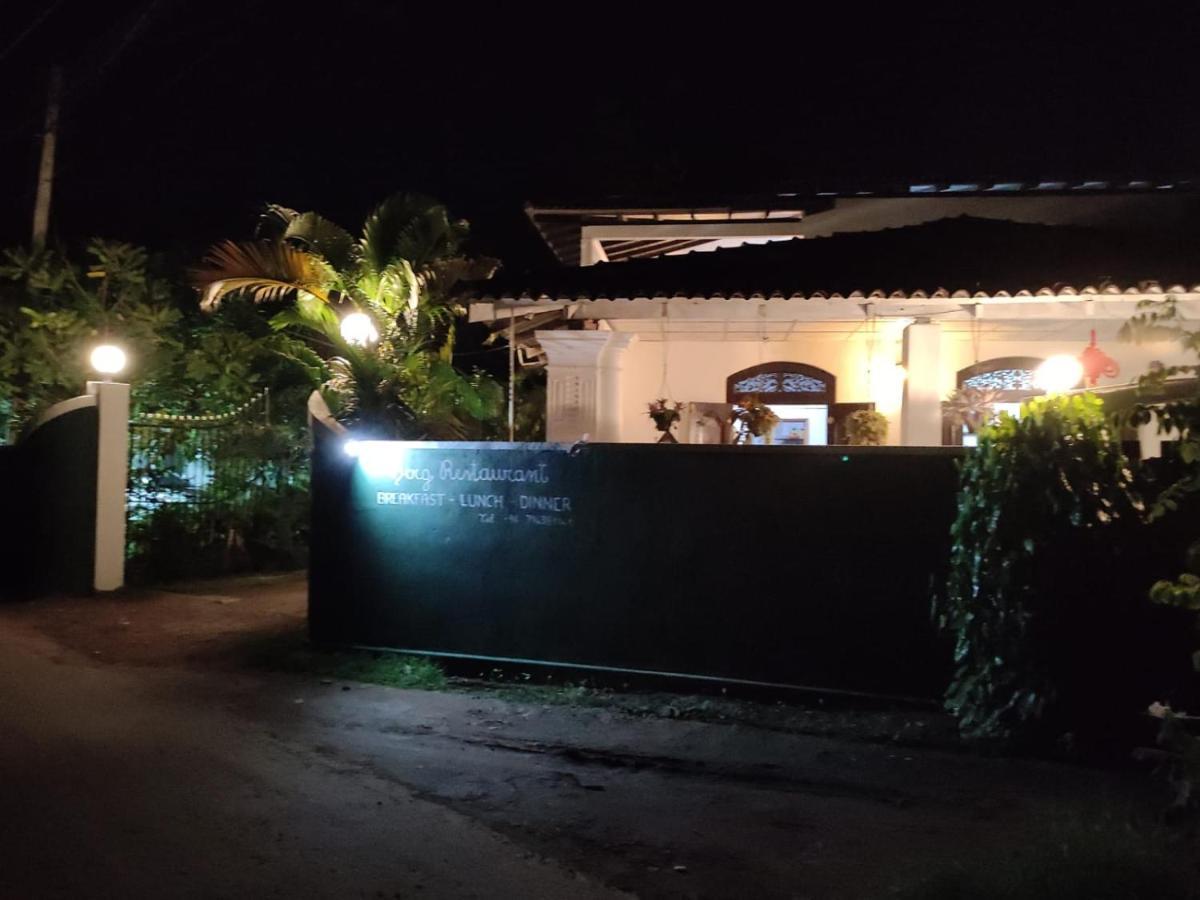 Hotel Berg House Unawatuna Exterior foto