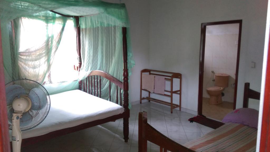 Hotel Berg House Unawatuna Habitación foto